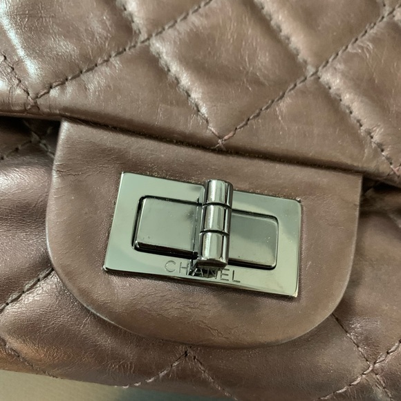 Chanel Reissue 227 metallic mauve bag - Picture 3 of 10